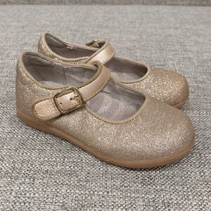 L’Amour size 6 glittery gold Mary Janes VGUC